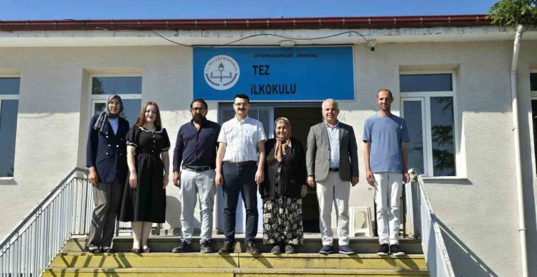 Emirdağ Tez ilkokulu'nda öğrenciler karne sevinci yaşadı