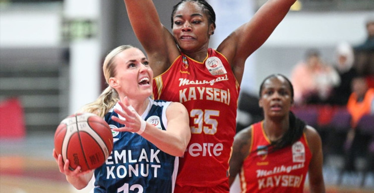 Emlak Konut Dörtlü Final'e Yükseldi