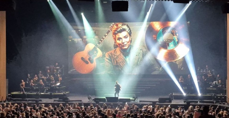 Emre Altuğ'dan İstanbul'da Unutulmaz Bir Konser