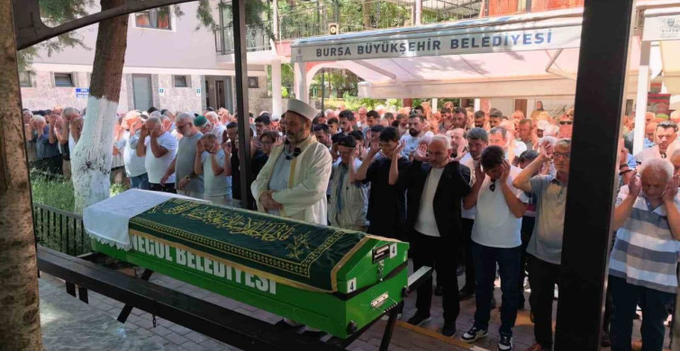 Emre Zeyrek son yolculuğuna gözyaşlarıyla uğurlandı