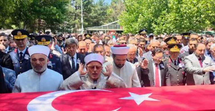 En acı veda! Şehit Uzman Çavuş Bozkurt, son yolculuğuna uğurlandı