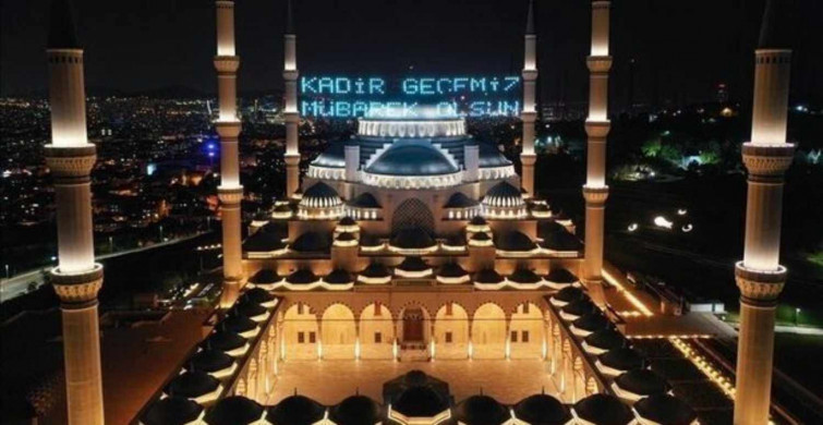 En güzel ve en anlamlı Kadir Gecesi mesajları! Kısa ve uzun, hadisli, dualı 'Kadir Geceniz mübarek olsun' sözleri! Resimli Kadir Gecesi mesajları!