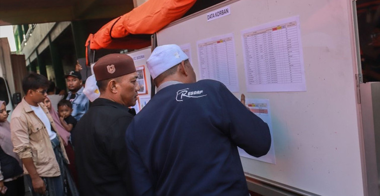 Endonezya'da Çöken Okul Binası İçin Arama Kurtarma Çalışmaları Devam Ediyor