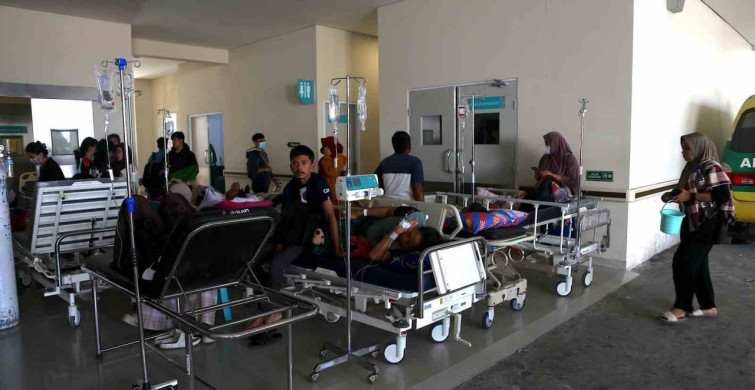 Endonezya'nın Sulawesi Adası'nda 6.7 büyüklüğünde deprem meydana geldi