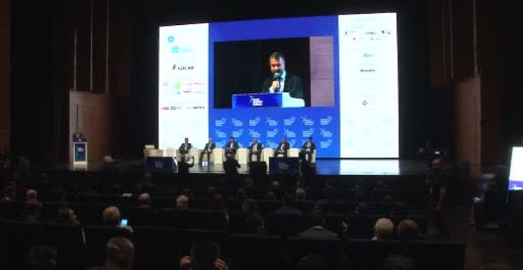 Enerji Bakanı Bayraktar, Yenilenebilir Enerji Hedeflerini Açıkladı
