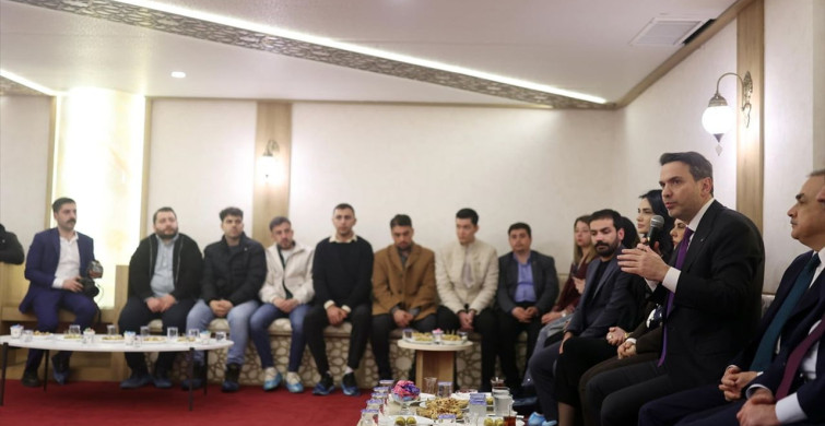 Enerji ve Tabii Kaynaklar Bakanı Bayraktar Aydın'da Gençlerle Buluştu