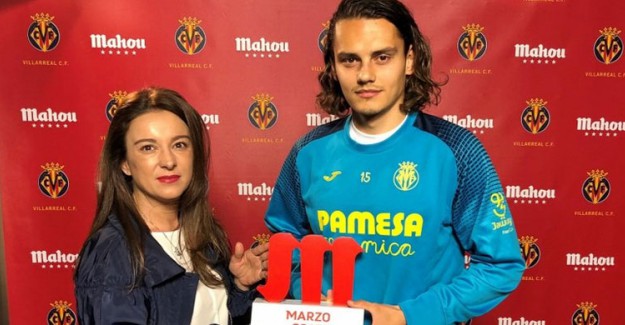 Enes Ünal Ödülüne Kavuştu