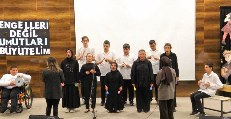 Engelliler Haftası'nda Özel Öğrencilerden Etkileyici Gösteriler