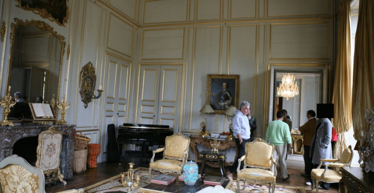 Epstein Belgeleri: Clinton ve Ünlü İsimlerin Fotoğrafları Ortaya Çıktı