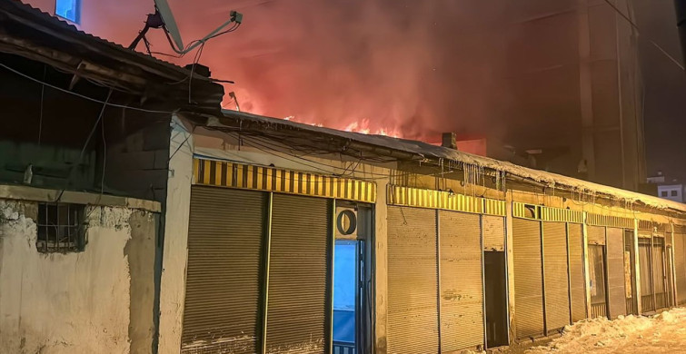 Erciş'te Yangın Faciası: 5 İşyeri Zarar Gördü