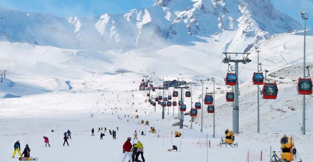 Erciyes Dağı Beyaza Büründü