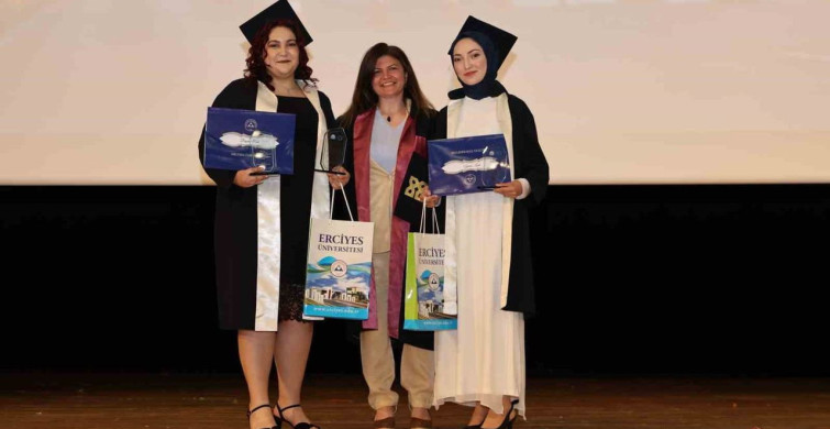 Erciyes Üniversitesi mimarlık fakültesi mezuniyet töreni gerçekleştirildi