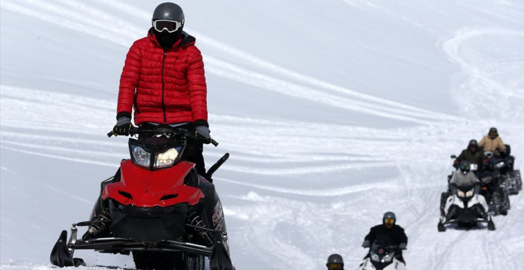 Erciyes'te Kar Motorlarıyla Doğa Keşfi