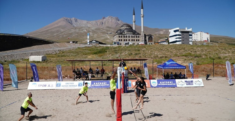Erciyes'te Plaj Voleybolu Turnuvası Başladı