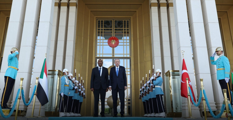 Cumhurbaşkanı Erdoğan, Sudan Egemenlik Konseyi Başkanı Abdulfettah el- Burhan ile görüştü