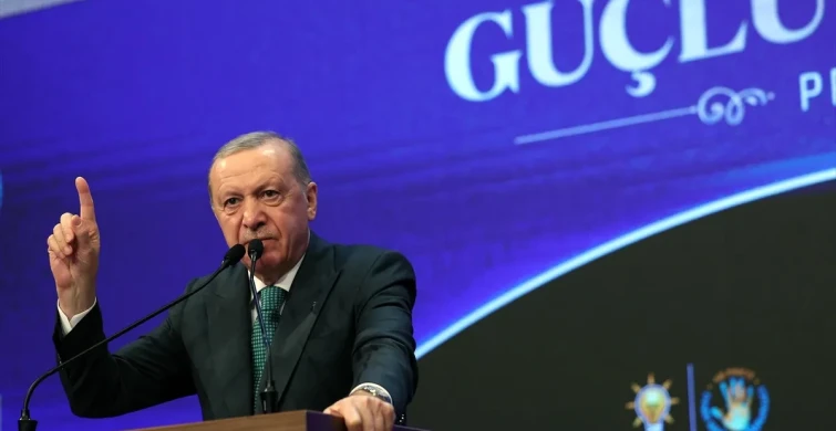 Erdoğan’dan Özel’e: “Suç Örgütüne Posta Güvercini Olmak Marifet Değil”