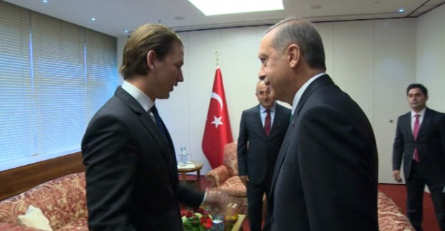 Erdoğan'ın Karşısında İki Büklümdü; Şimdi Bakın Ne Diyor