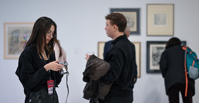 Ergin İnan'ın 'Zaman ve İzler Arasında' Sergisi CerModern'de Açıldı