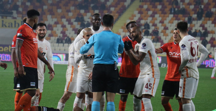 Erman Toroğlu, Yeni Malatyaspor-Galatasaray Maçının Hakemlerini Çok Sert Bir Dille Eleştirdi!