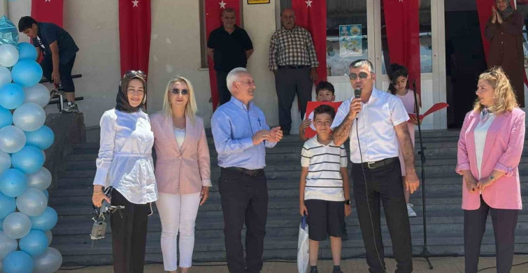 Erzincan fevziefendi ilkokulu öğrencilerinden yıl sonu şenliği