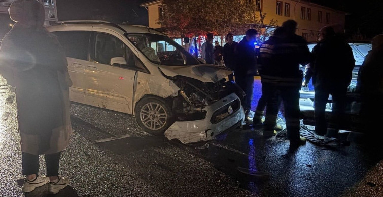 Erzincan-Gümüşhane Karayolunda Trafik Kazası: 5 Yaralı