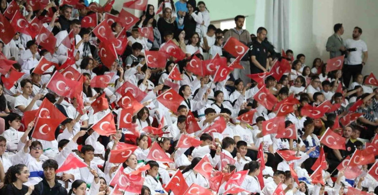 Erzincan'da 19 Mayıs Bayramı Coşkuyla Kutlandı