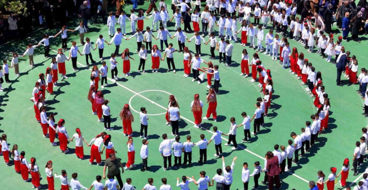 Erzincan'da 500 Kişiyle Düz Halay Rekoru