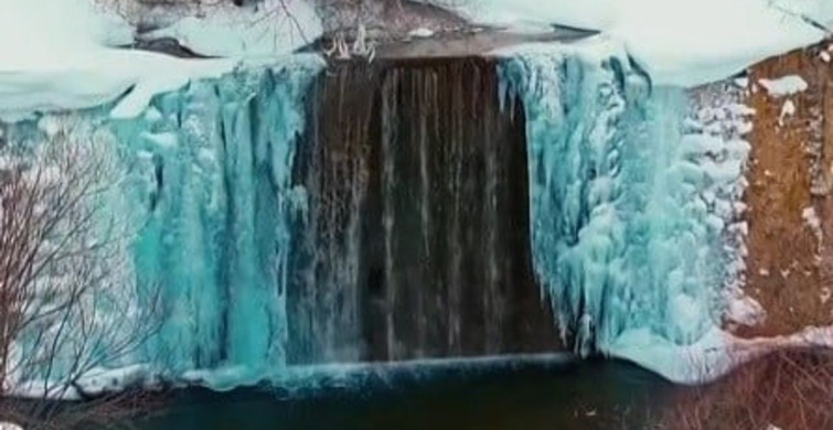 Erzincan'da Derelerde Buzlar Çözülüyor, Don ve Çığ Uyarısı