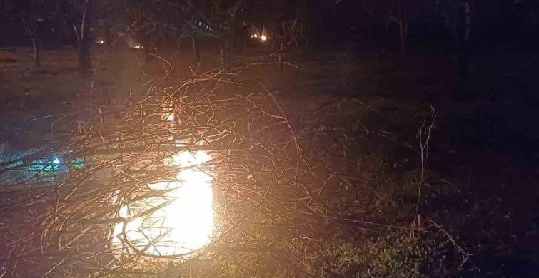 Erzincan'da Don Riskine Karşı Üreticiler Nöbet Tuttu