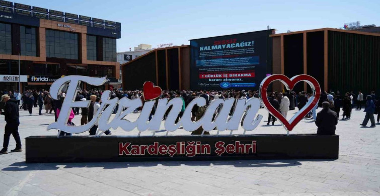 Erzincan'da Eğitimcilerin Şiddet Protestosu