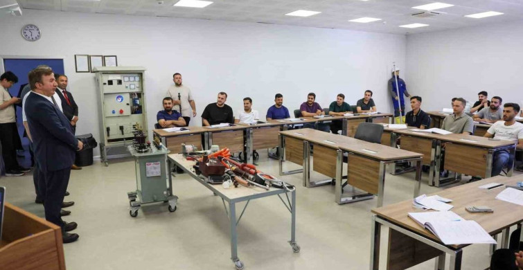 Erzincan'da elektrik dağıtım sektörüne yönelik eğitimler düzenleniyor