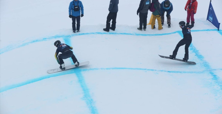 Erzincan'da Gece Snowboard Cross Avrupa Kupası Başladı