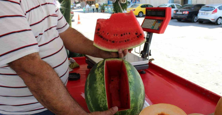 Erzincan'da hava sıcaklıkları karpuz satışlarını artırdı