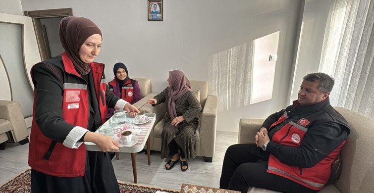 Erzincan'da Kahve Bahane Projesi Yaşlıların Yanında