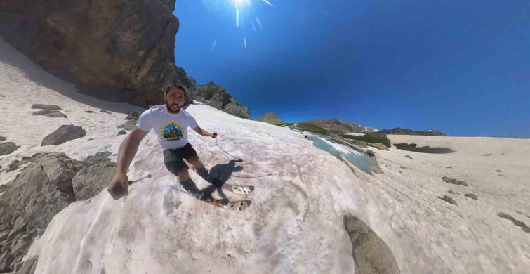 Erzincan'da kayak ve paraşüt etkinliği görenleri büyüledi