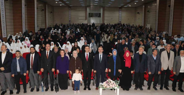 Erzincan'da Kız Kur'an Kursu Öğrencileri Hadis Yarışmasında Buluştu