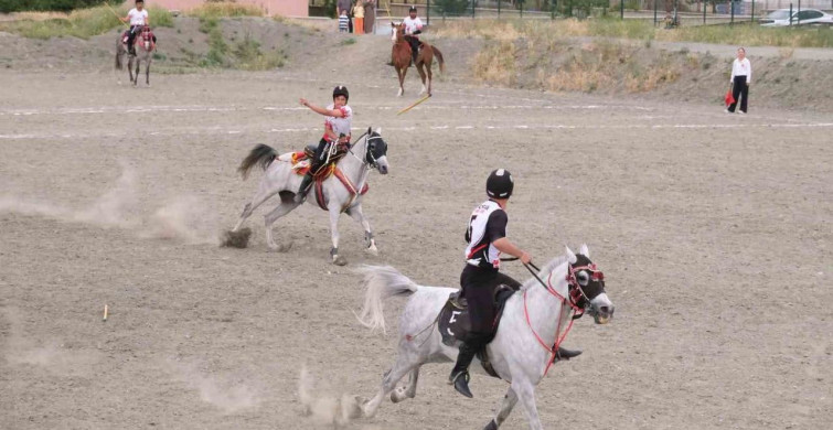 Erzincan’da kulüpler il birinciliği atlı cirit müsabakaları tamamlandı