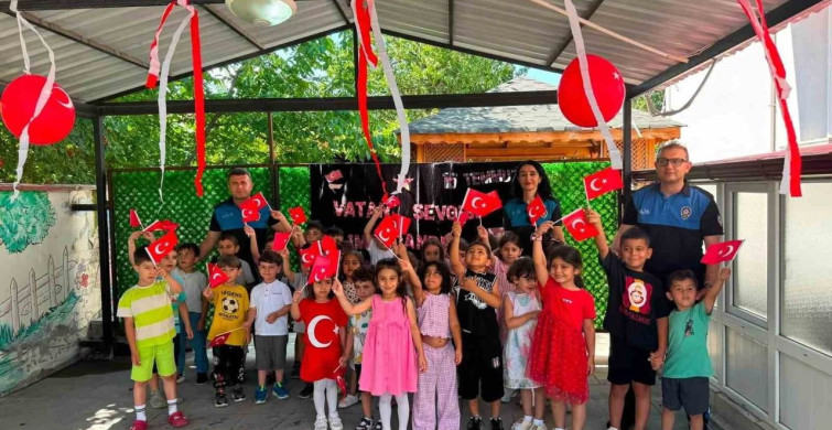 Erzincan'da Kur'an kursu öğrencileri şehit ve gaziler için anma programı düzenledi