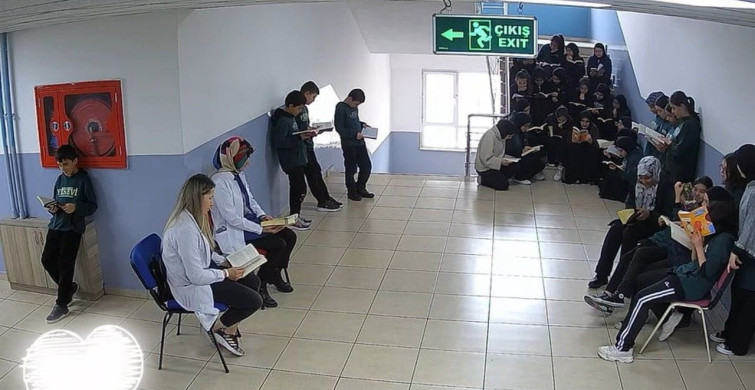 Erzincan'da Öğretmenler Sınıfları Kitaplar ile Doldurdu