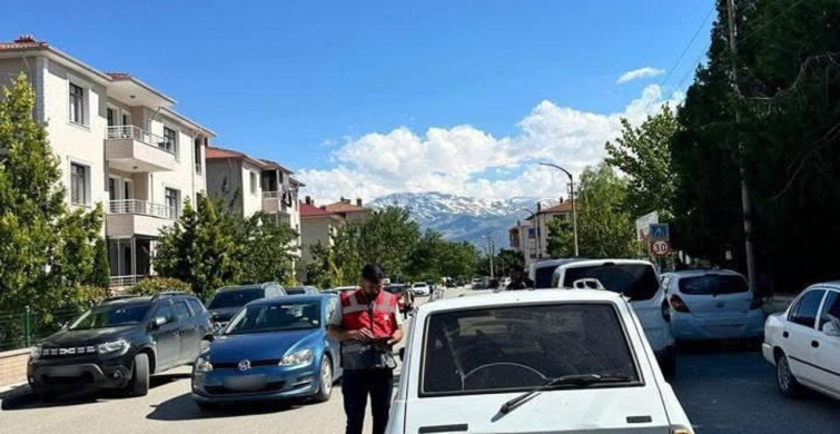 Erzincan'da okul çevrelerinde güvenlik uygulaması gerçekleştirildi