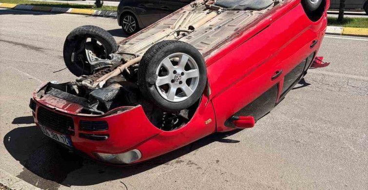 Erzincan'da otomobil takla attı: 1 yaralı
