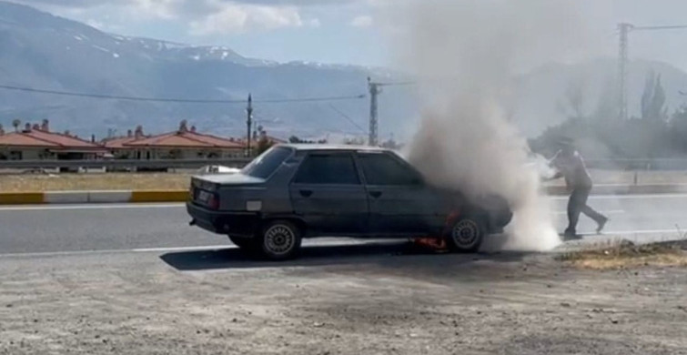 Erzincan'da otomobil yangını: sürücünün dikkatsiz müdahalesi dikkat çekti