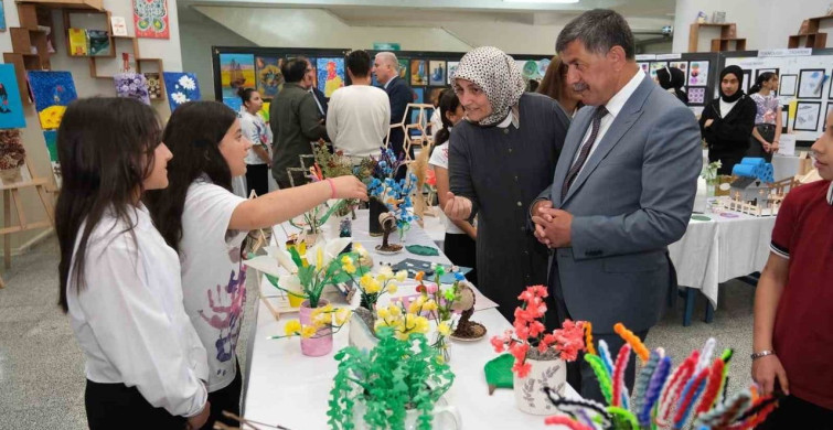 Erzincan'da Proje Sergisi: Başkan Aksun Öğrencileri Destekledi