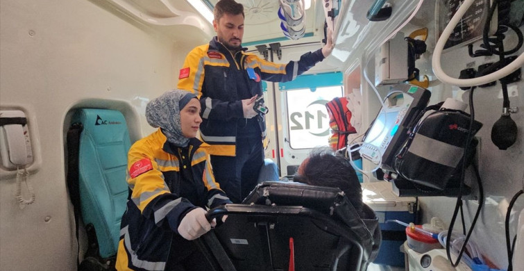 Erzincan'da Sağlık Çalışanları Zorlu Görevde El Ele