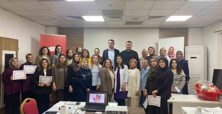 Erzincan'da Sağlık Çalışanlarına Yenidoğan Bakımı Eğitimi