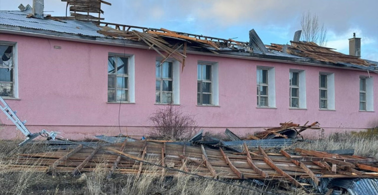 Erzincan'da Şiddetli Rüzgarın Zararları