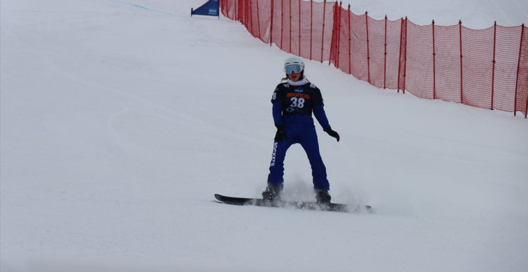 Erzincan'da Snowboard Cross Avrupa Kupası Heyecanı