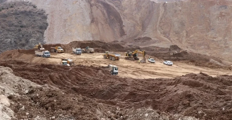 Erzincan’da Son Dakika! Maden ocağında toprak altında bir araca ulaşıldı!
