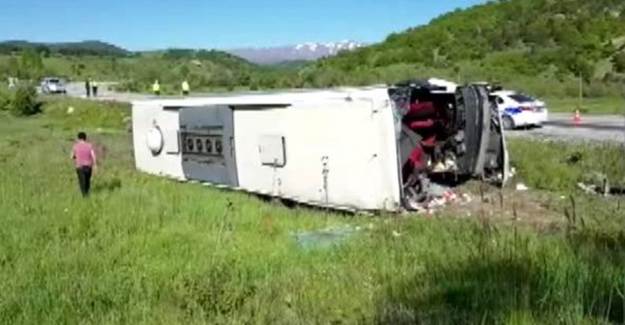 Erzincan'da Yolcu Otobüsü Devrildi!