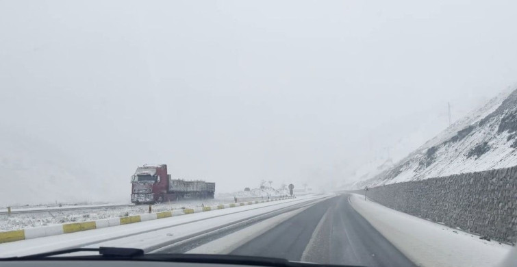 Erzincan’ın Yüksek Kesimlerinde Mayıs Ayında Kar Yağışı